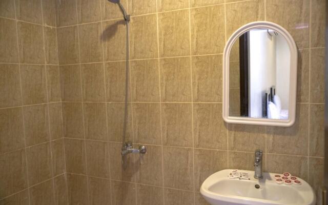 Al Eairy Furnished Apartments Qassim 4