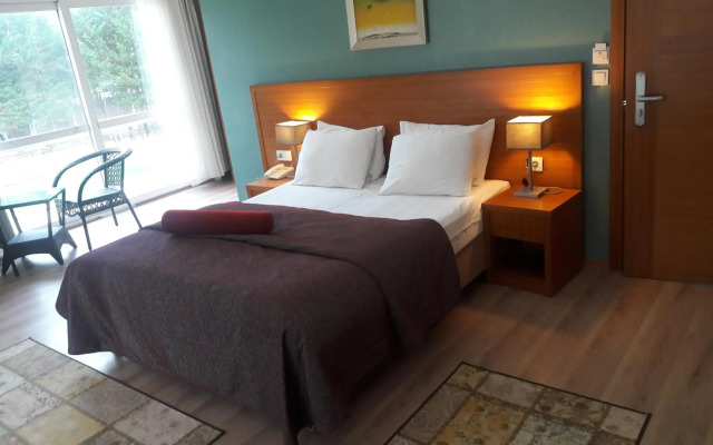 Island Hotel