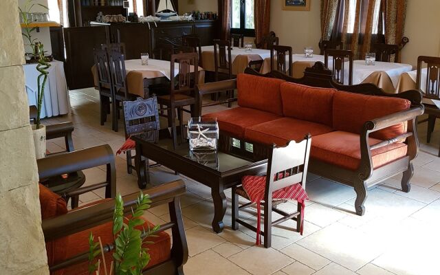 Epavlis Boutique Suites