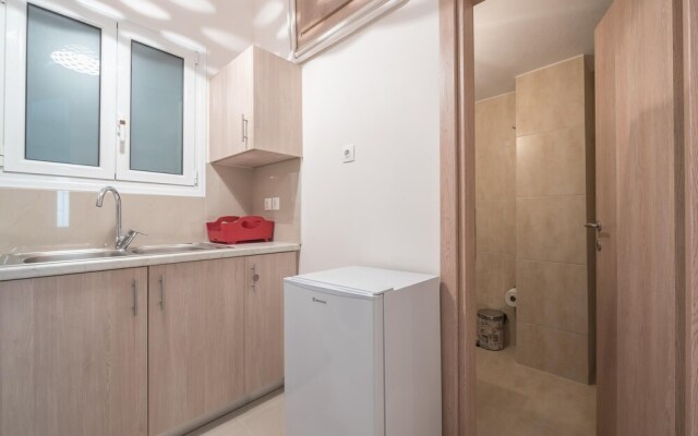 Cozy Acropolis Studio by Cloudkeys