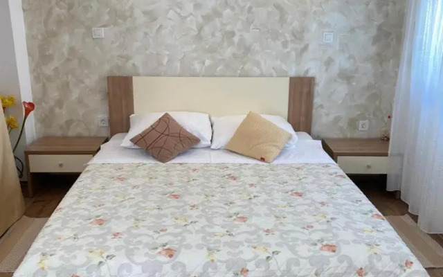 The Garden Rooms & Suites