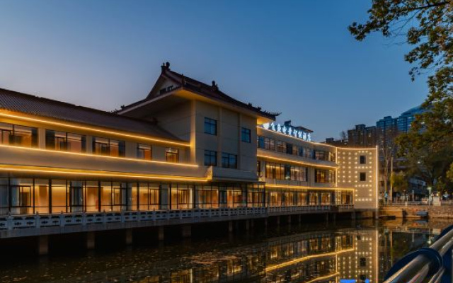 Feiyu E-sports Smart Hotel (Linghu Park)