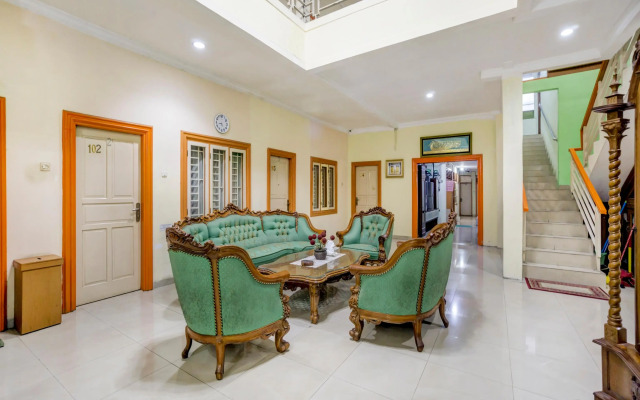 Hotel & Kost 37 by Oyo Rooms