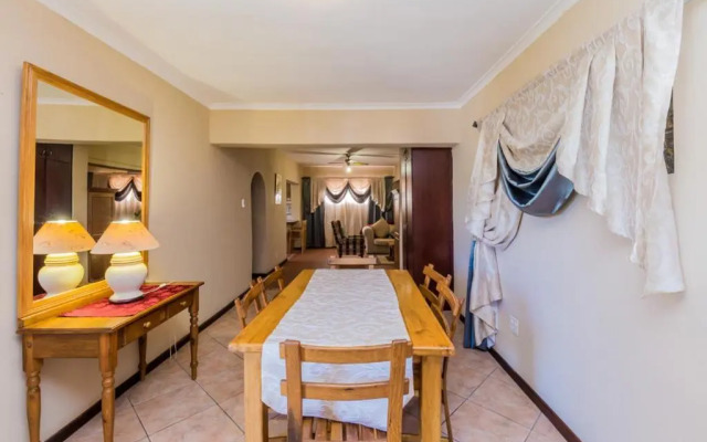 Ajee B&b
