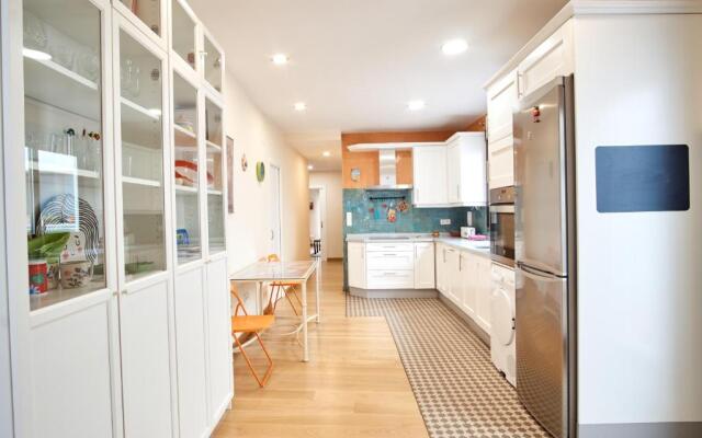 Rodrigo Triana Courtyard by Valcambre