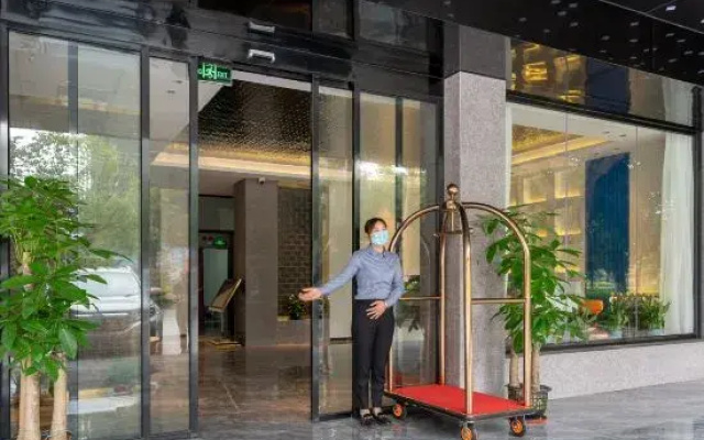 Qifali Hotel
