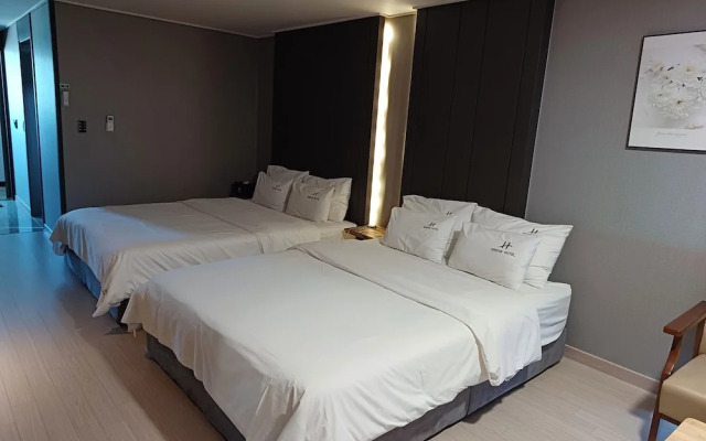 Tongyeong Bridge Hotel