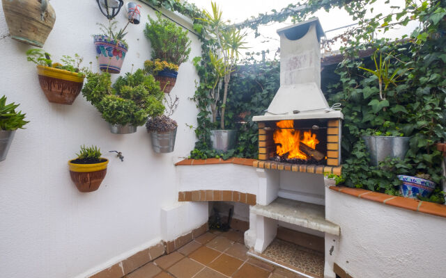 Atico con terraza y Barbacoa, junto linea Metro de BCN