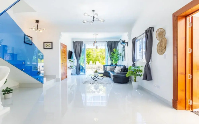 New Stylish 3BR Villa With Private Pool Terrace