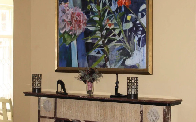 Mountain Manor Guest House & Executive Suites