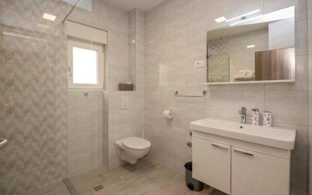 Awesome Apartment in Podaca With Wifi and 2 Bedrooms