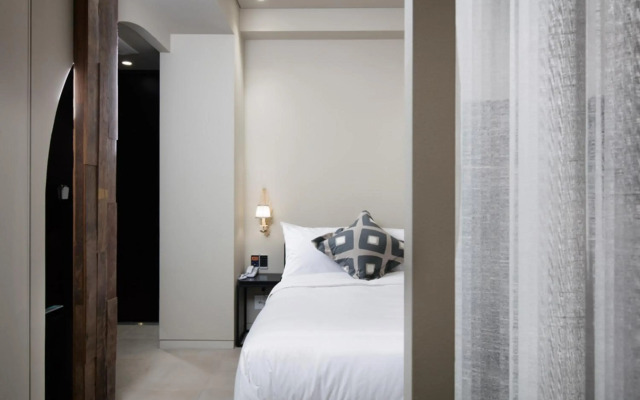 Oia Hotel