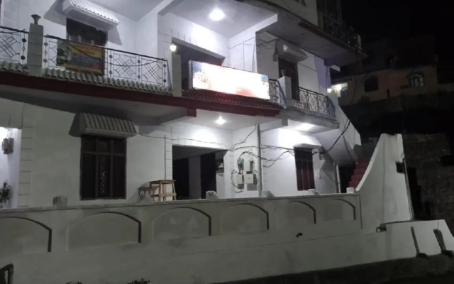 Ashish Bed & Breakfast by StayApart