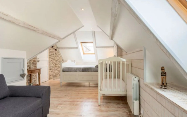 Holiday Home Zoé (CEZ407)