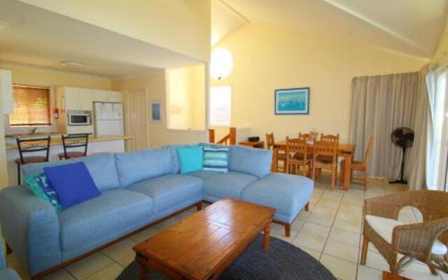 Breakers 1, 13 East Street