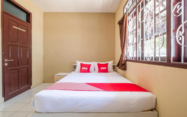 Super OYO 1568 Stasiun Ka Cirebon Guest House