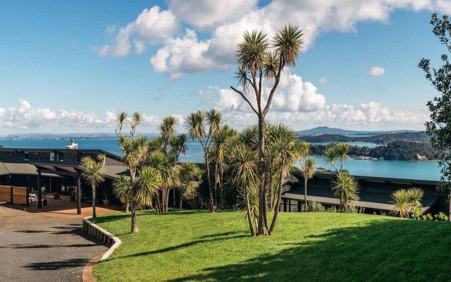 Te Whau Lodge