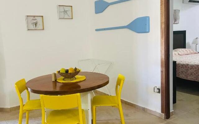 Lovely Beachfront 2 bedrooms condo with 2 pools