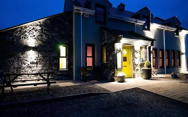 Roadford House Restaurant & Accommodation