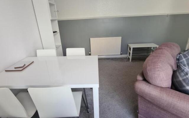Meadowside Holiday Apartments