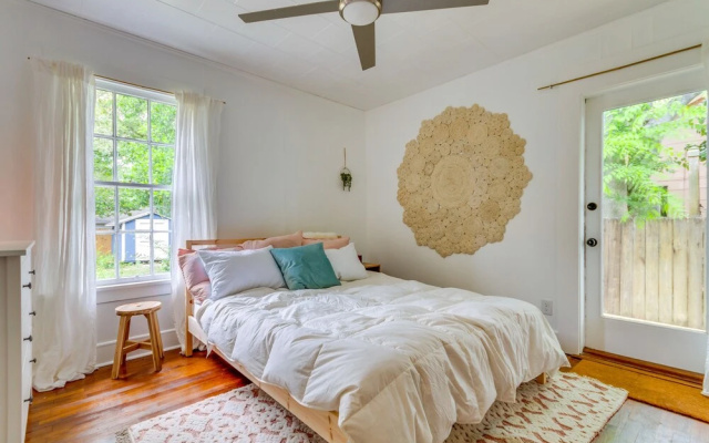 Deck & Grill: Downtown Pensacola Vacation Rental
