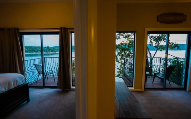 2 Bedroom Lake View Villa - Unit 309