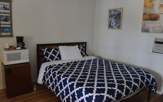 Mojave Trails Inn and Suites