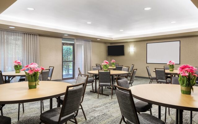 Courtyard By Marriott Danbury