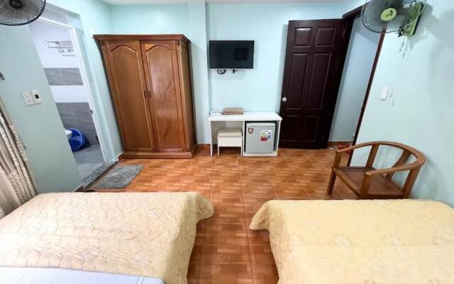 Catba Central Hotel
