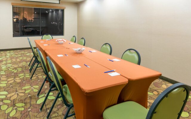 Holiday Inn Express Hotel & Suites Henderson by IHG