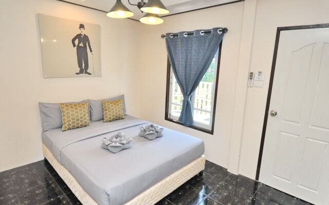 Side Walk Boutique Hotel
