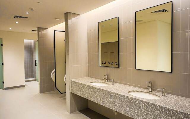 Aya - Beachfront Apartment With all Amenities and Pool