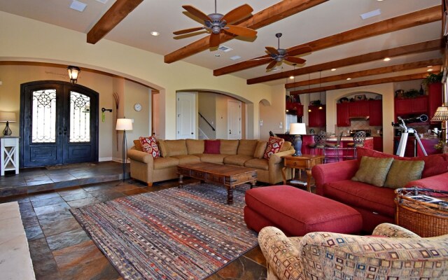 Pet-friendly Oasis in Gated Community!