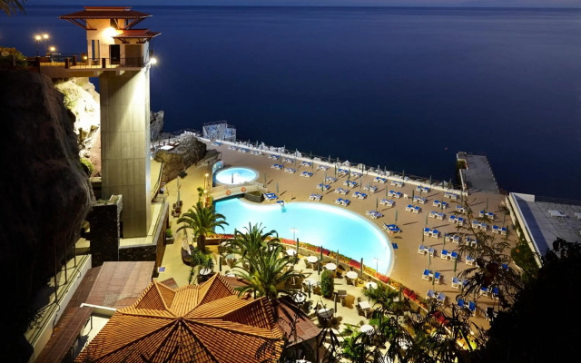 The Cliff Bay