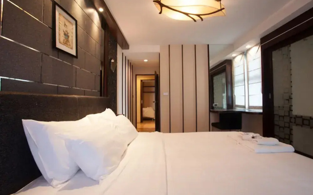 2C - 2 Bedroom Downtown Apartment With Shared Pool