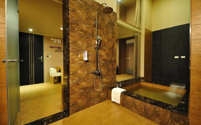 58˚ Hotspring Hotel