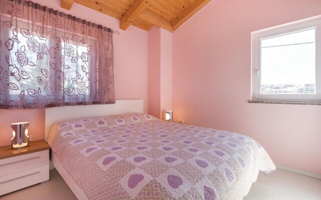 Stunning Home in Rovinjsko Selo With Wifi and 2 Bedrooms