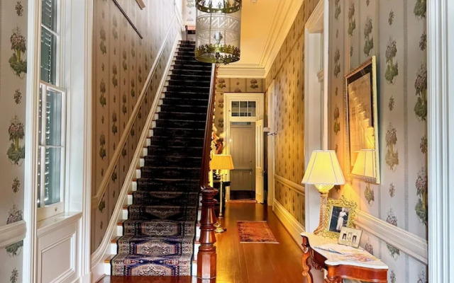 French Quarter Lanaux Mansion B & B