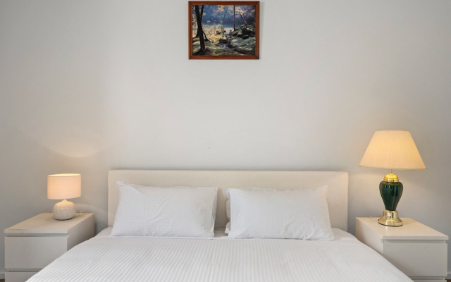 Spacious 3-bed Townhouse in Coburg