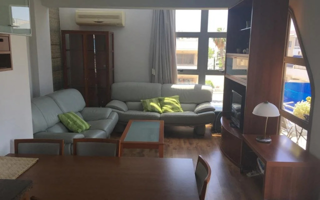 Alex Residence 103