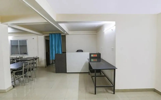 Lily Grand Hyderabad Gate by OYO Rooms