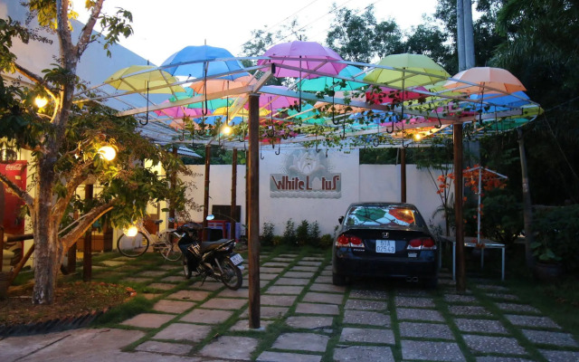White Lotus Resort