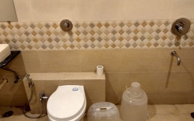 JK Rooms 126 Parashar Legacy - Station