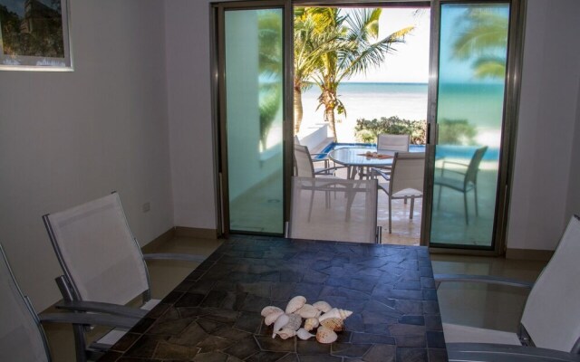 Piña Beach House in San Benito Beach