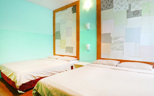 Rose Chamber Bed & Breakfast – Guest Rooms – Bandung