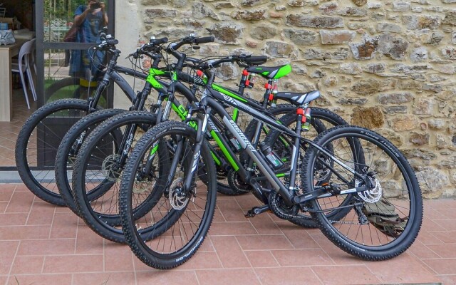 Stunning Home in Arezzo With 5 Bedrooms, Jacuzzi and Wifi