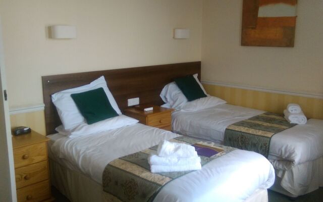 Monarch Hotel
