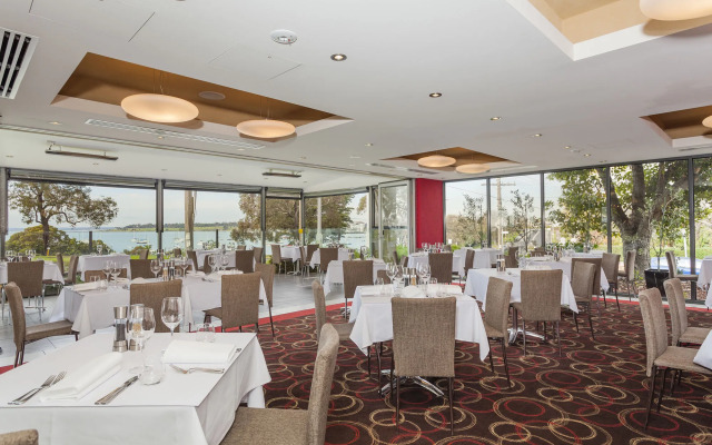 Chifley Geelong Hotel And Apartments