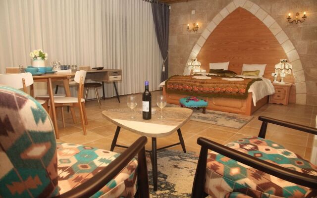 Zarqa Luxury Suites - Couples Only