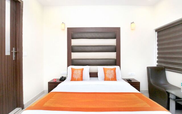 OYO Rooms Sector 22 Mobile Market